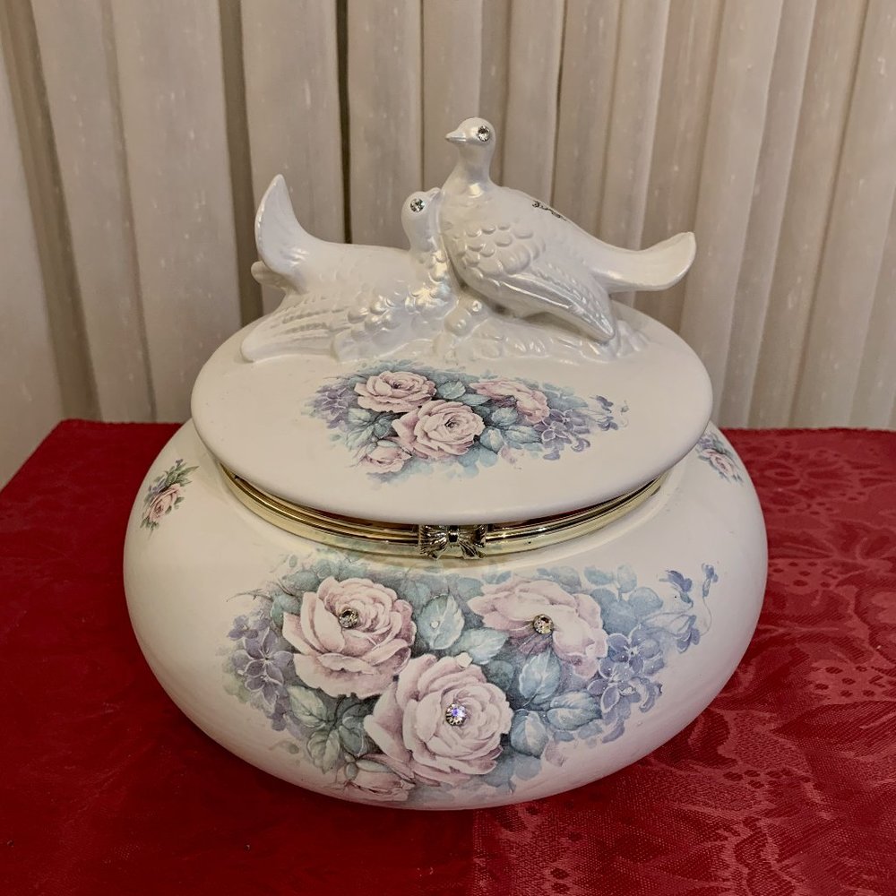 🕊️Host Pick🕊️ Vintage Berger Love Birds Round Box